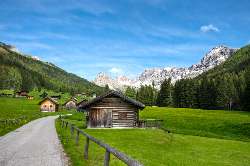 Val San Nicolò: Un paradiso verde nel cuore delle Dolomiti