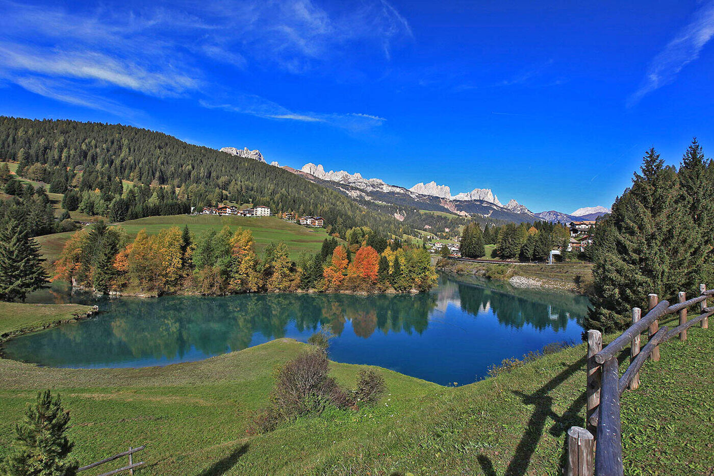 Lago di Soraga di Fassa panorama Dolomiti
