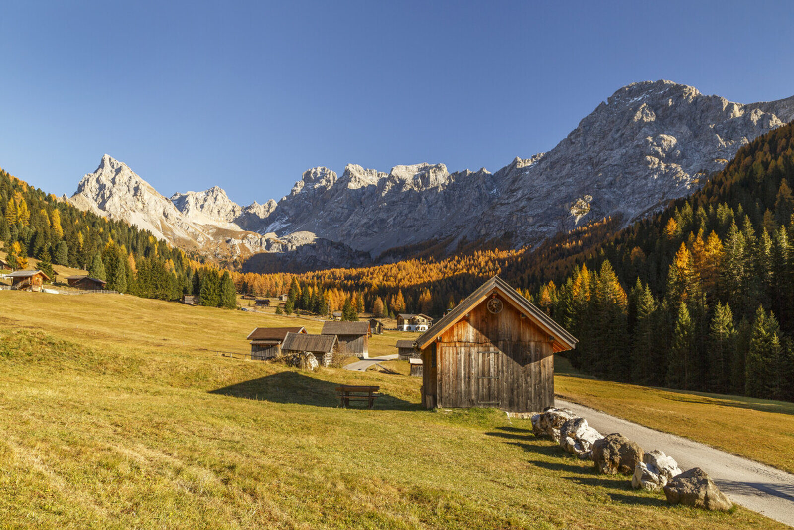 Val San Nicolò panorama autunnale Dolomiti Val di Fassa