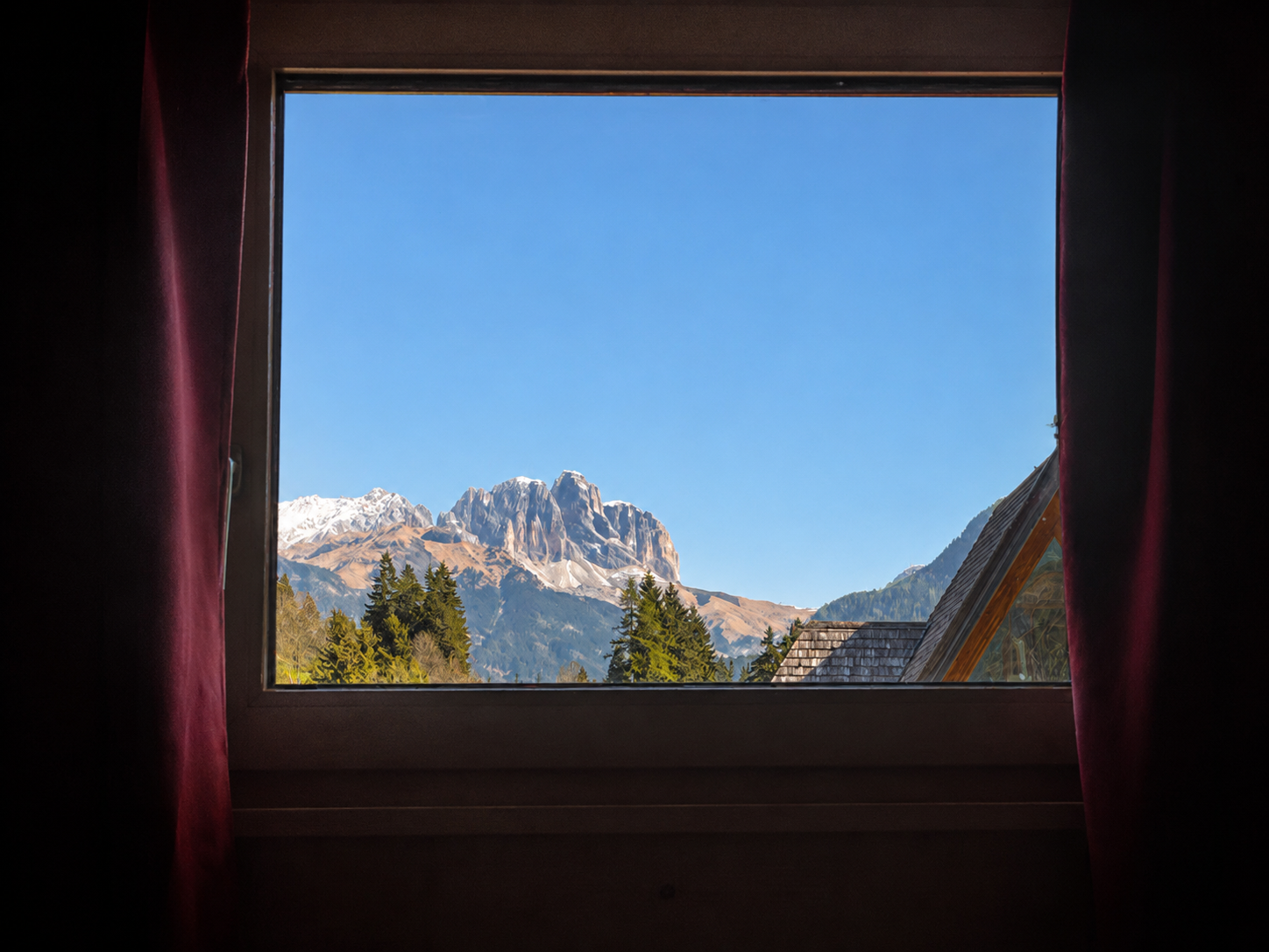 Vista panoramica Dolomiti dalla finestra - Catinaccio - Ciasa Le Giare